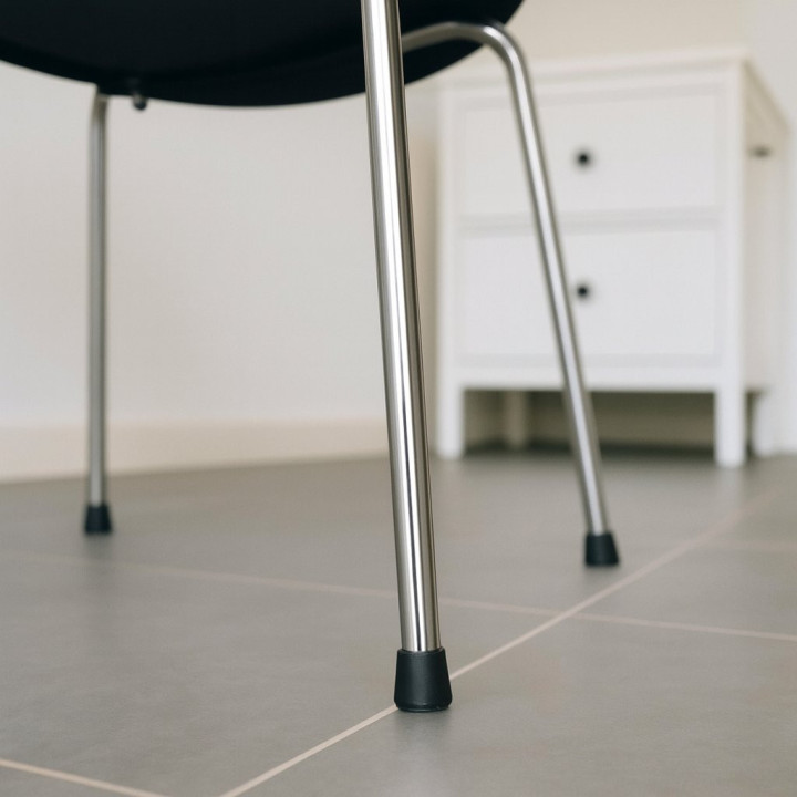 Antypoślizgowe nakładki na nogi krzesła