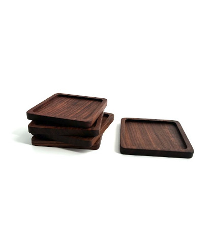 Podstawki z korka chronią stół przed śladami przypaleń