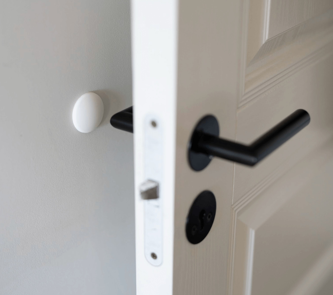 Självhäftande dörrstopp väggskydd