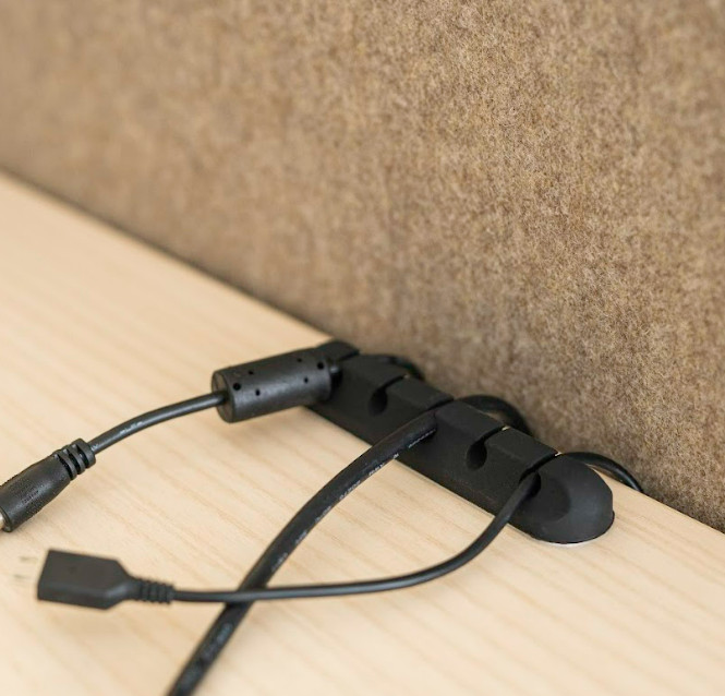 Klipsy do kabli samoprzylepne na biurko